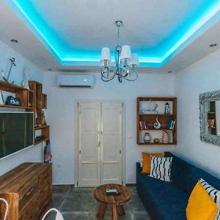 דירות Emporio  Lux House With Outdoor Jacuzzi And Sea View In Santorini מראה חיצוני תמונה