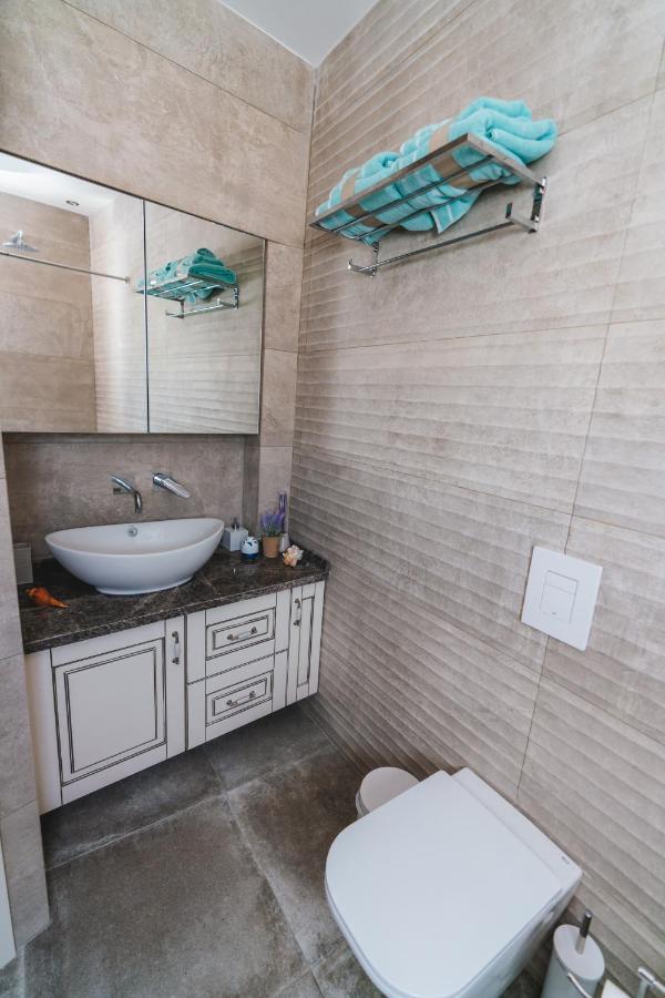 דירות Emporio  Lux House With Outdoor Jacuzzi And Sea View In Santorini מראה חיצוני תמונה