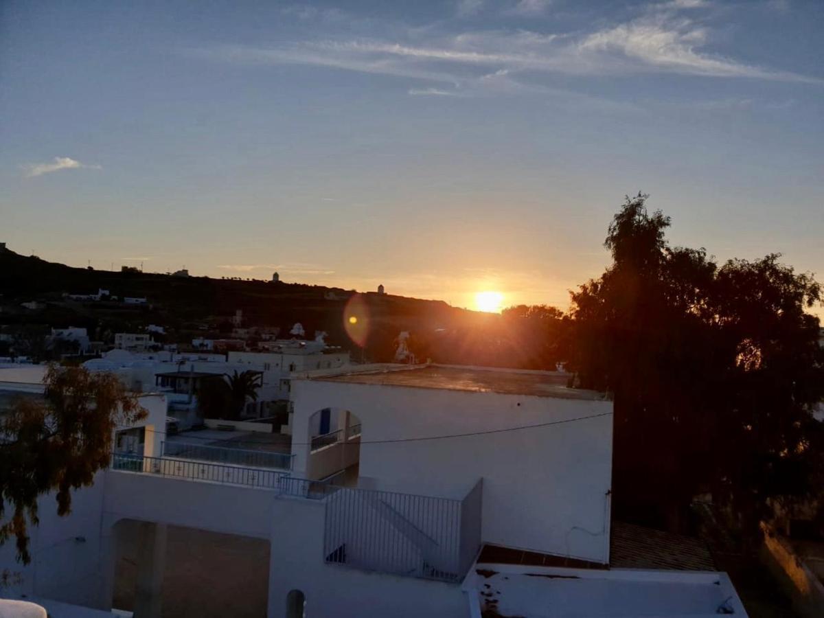 דירות Emporio  Lux House With Outdoor Jacuzzi And Sea View In Santorini מראה חיצוני תמונה