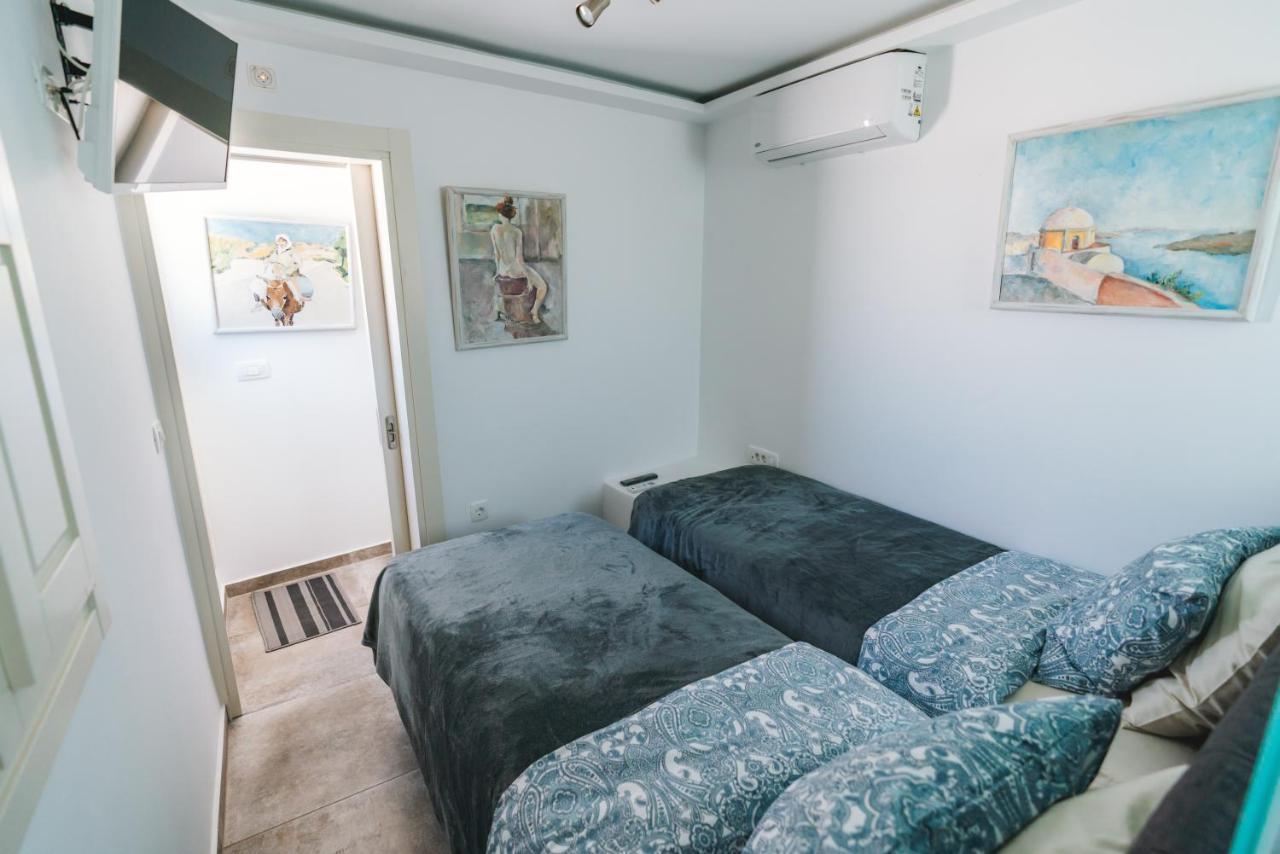 דירות Emporio  Lux House With Outdoor Jacuzzi And Sea View In Santorini מראה חיצוני תמונה
